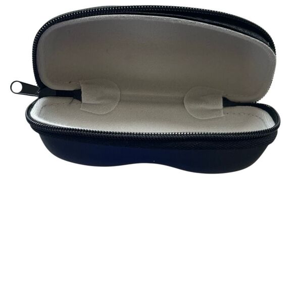 Vogue sunglasses case - Picture 2 of 3